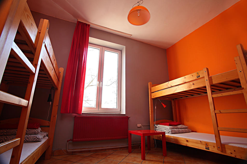 Momotown Hostel Krakow Room photo